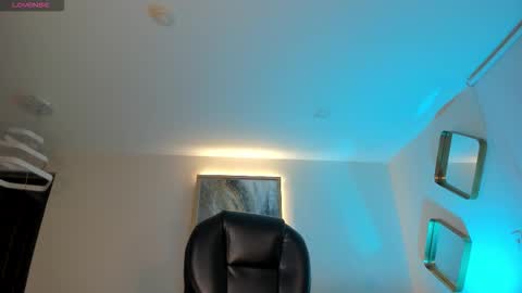 Snapshot of sophiepalmerx chatting on 11.26.25 Sophie Palmer online show from 11.26.25