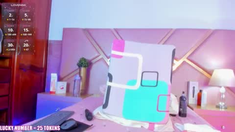 Sophie online show from 11.08.25