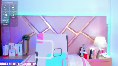 Snapshot of sophiesinclair chatting on 03.10.26 Sophie online show from 03.10.26