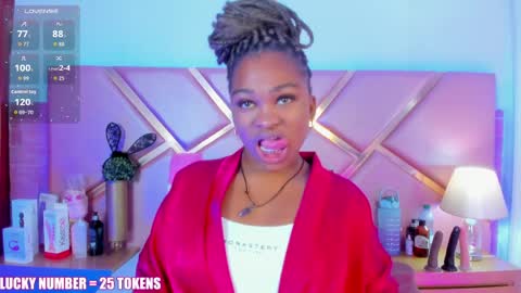 Snapshot of sophiesinclair chatting on 04.01.26 Sophie online show from 04.01.26