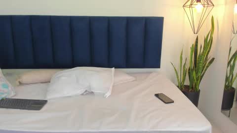 sophieturner_mg online show from 12.03.25