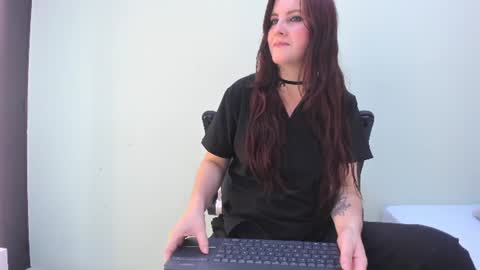 sophieturner_mg online show from 07.14.26