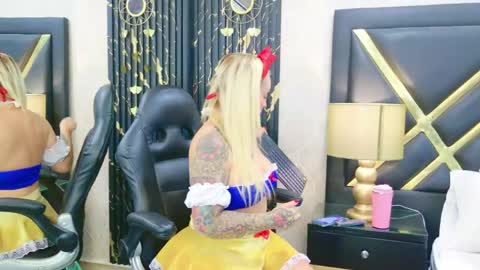 SophieWinslow online show from 04.17.26