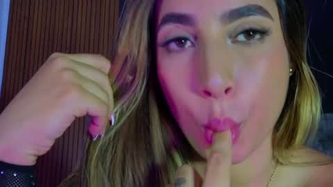 sophiexx__ online show from 04.04.26