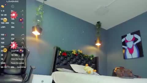 Sophie Taylor online show from 12.02.25