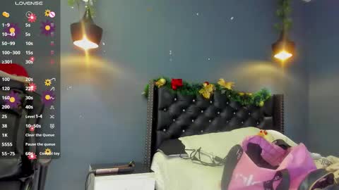 Sophie Taylor online show from 12.17.25