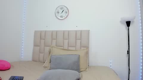 Snapshot of sopphiefox chatting on 02.21.26 Sofia online show from 02.21.26