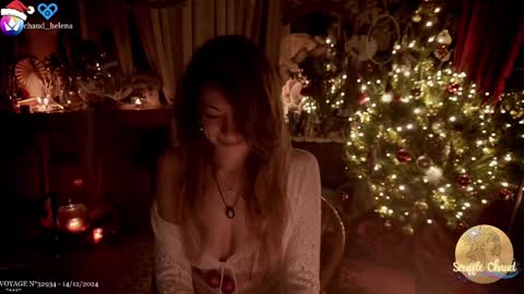 Snapshot of souffle_chaud chatting on 12.14.24 . . online show from 12.14.24