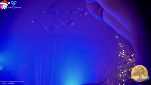 Snapshot of souffle_chaud chatting on 12.23.24 . . online show from 12.23.24