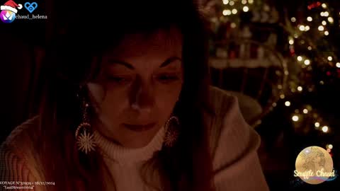 Snapshot of souffle_chaud chatting on 12.28.24 . . online show from 12.28.24