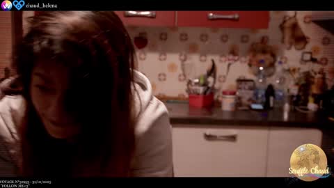 Snapshot of souffle_chaud chatting on 01.31.25 . . online show from 01.31.25