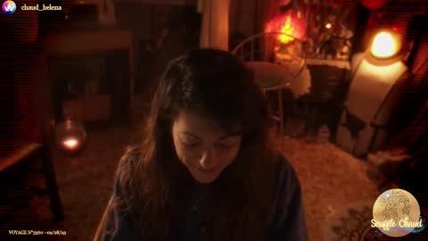 Snapshot of souffle_chaud chatting on 09.28.25 . . online show from 09.28.25