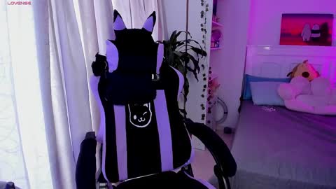 Lili online show from 01.21.25