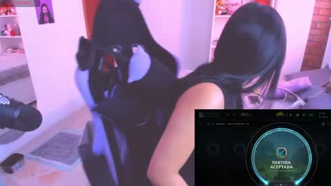 Snapshot of soy___lili chatting on 06.22.26 Lili online show from 06.22.26