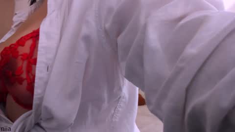 Snapshot of soy_miia chatting on 01.20.25 MIA online show from 01.20.25