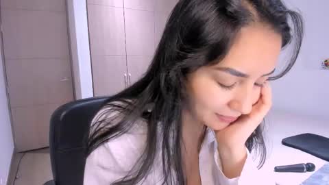 Snapshot of soy_miia chatting on 02.15.25 MIA online show from 02.15.25