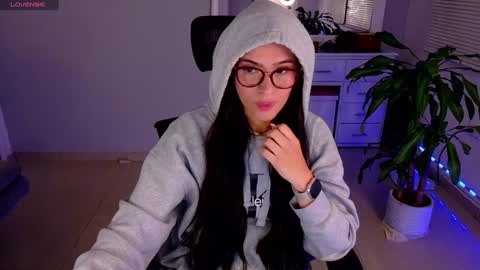 Luisa    online show from 01.25.25