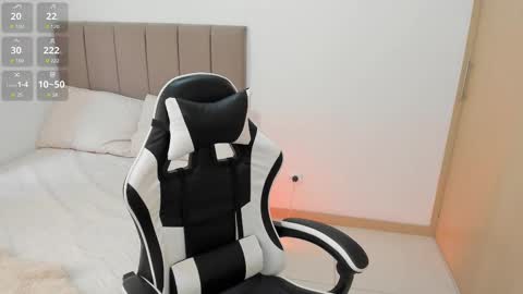 Instagram Soyamandaa  1 online show from 02.04.26