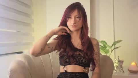 Snapshot of soysilvanna_ chatting on 11.16.25 online show from 11.16.25