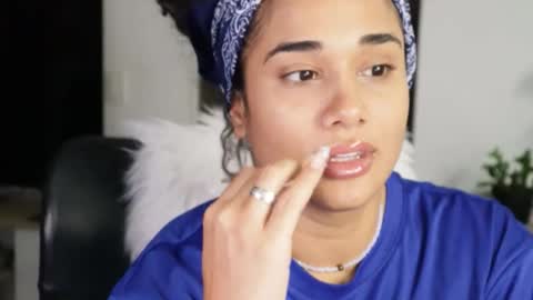 You want to talk to me more personal follow me in My Channel VIP  50 the discount       online show from 09.25.25