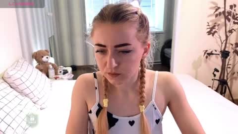 Snapshot of space_danger chatting on 04.13.26 space danger online show from 04.13.26