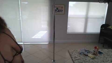 spacebunsxxx online show from 11.28.25