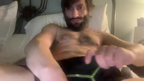 Snapshot of spacecase843 chatting on 01.30.25 TrndSettrz online show from 01.30.25