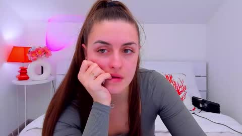 Snapshot of spacelady_ chatting on 03.10.26 Julia online show from 03.10.26