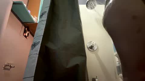 Snapshot of spaceyyybaby chatting on 12.01.24 Saturn online show from 12.01.24