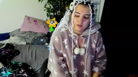 Snapshot of spanking_girls chatting on 01.06.25 Evgenia online show from 01.06.25