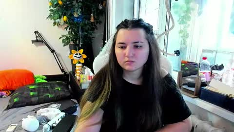 Snapshot of spanking_girls chatting on 11.16.25 Evgenia online show from 11.16.25