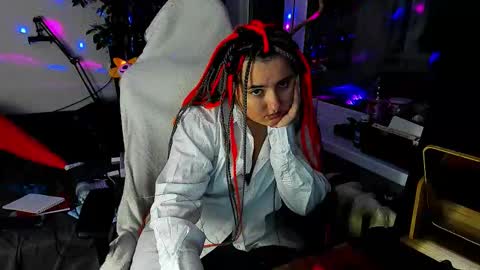 Snapshot of spanking_girls chatting on 11.26.25 Evgenia online show from 11.26.25