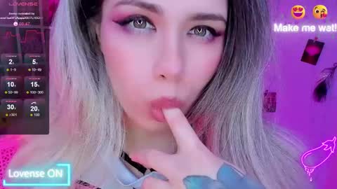  SparkleMona  online show from 02.22.25