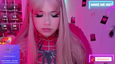  SparkleMona  online show from 03.05.25