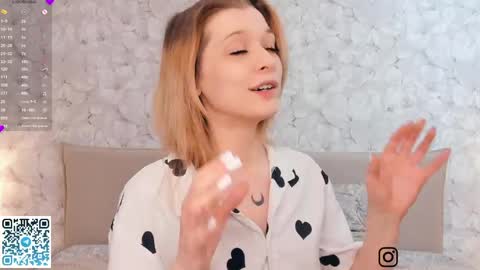 Snapshot of sparkly_k chatting on 03.09.26 Kate online show from 03.09.26