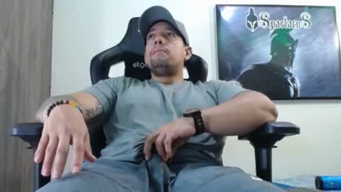 Snapshot of spartacus_cam chatting on 09.25.25 online show from 09.25.25