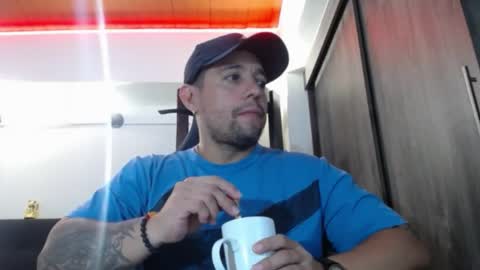 Snapshot of spartacus_cam chatting on 04.21.26 online show from 04.21.26