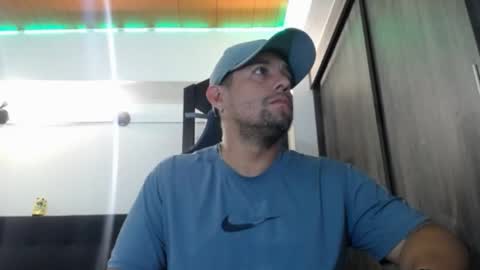 Snapshot of spartacus_cam chatting on 04.22.26 online show from 04.22.26
