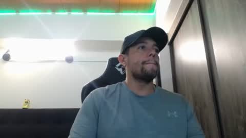 Snapshot of spartacus_cam chatting on 06.10.26 online show from 06.10.26