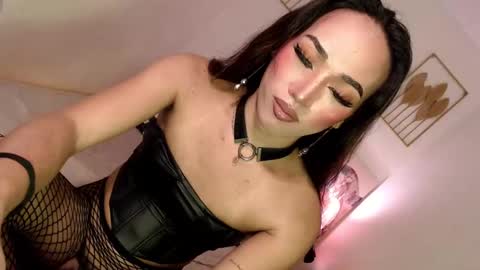 Alora online show from 02.06.25