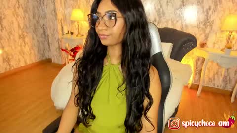 Snapshot of spicyamelia chatting on 03.10.25 Amelia GTM-5 817 IG Spicychoco am online show from 03.10.25