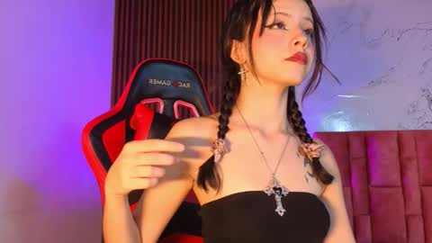 Snapshot of spicydemons chatting on 10.26.25 spicydemons online show from 10.26.25