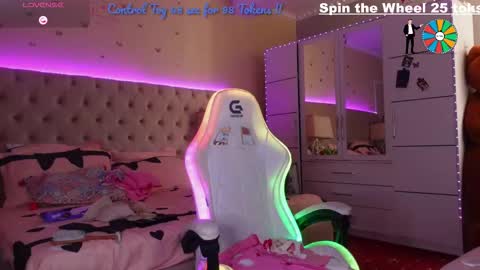 Alicia online show from 10.17.25