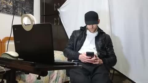 Marco. When Im offline you can view premium content in bio online show from 02.02.25