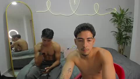 Snapshot of spider_master77 chatting on 12.04.25 spider master online show from 12.04.25