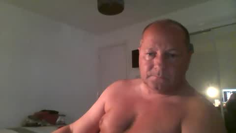 Snapshot of spidey1051a chatting on 05.17.26 spidey1051a online show from 05.17.26