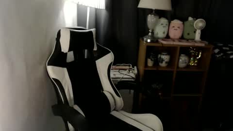 Snapshot of spoileme_babexx chatting on 01.21.25 CALL ME RAINE online show from 01.21.25