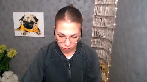 Snapshot of sport_tall_karina chatting on 01.28.25 Karina online show from 01.28.25