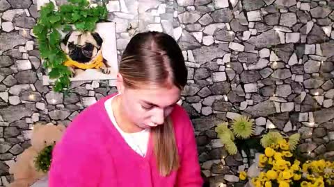 Snapshot of sport_tall_karina chatting on 10.16.25 Karina online show from 10.16.25