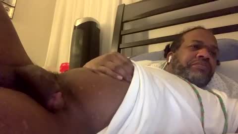 Snapshot of sportyesce chatting on 12.31.24 sportyesce online show from 12.31.24